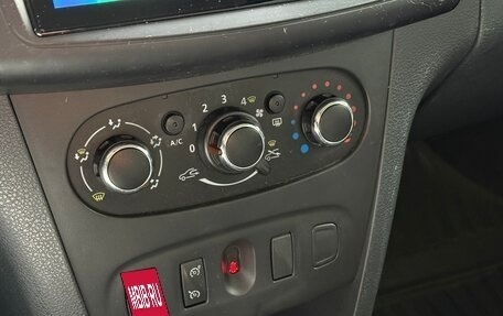 Renault Sandero II рестайлинг, 2015 год, 840 000 рублей, 17 фотография