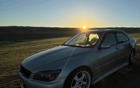 Lexus IS II рестайлинг 2, 2000 год, 950 000 рублей, 3 фотография