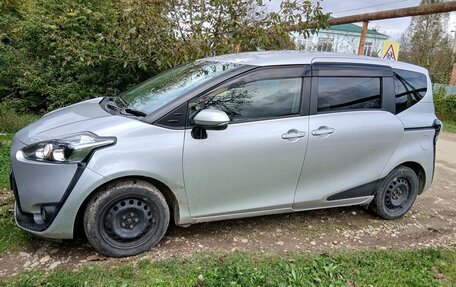 Toyota Sienta II, 2017 год, 1 300 000 рублей, 3 фотография