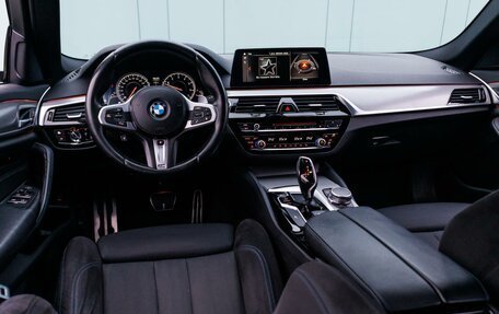 BMW 5 серия, 2018 год, 3 199 000 рублей, 9 фотография