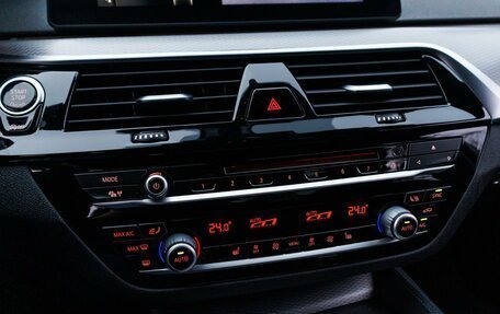 BMW 5 серия, 2018 год, 3 199 000 рублей, 19 фотография