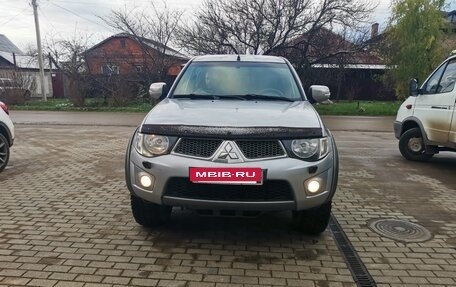 Mitsubishi L200 IV рестайлинг, 2013 год, 1 990 000 рублей, 6 фотография