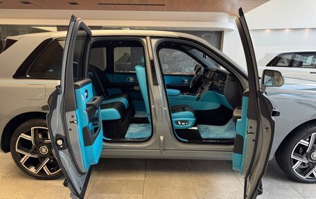 Rolls-Royce Cullinan, 2025 год, 58 000 000 рублей, 10 фотография