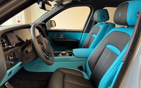 Rolls-Royce Cullinan, 2025 год, 58 000 000 рублей, 17 фотография