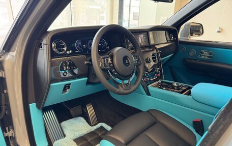 Rolls-Royce Cullinan, 2025 год, 58 000 000 рублей, 16 фотография