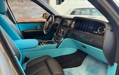 Rolls-Royce Cullinan, 2025 год, 58 000 000 рублей, 24 фотография