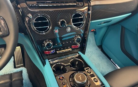 Rolls-Royce Cullinan, 2025 год, 58 000 000 рублей, 30 фотография