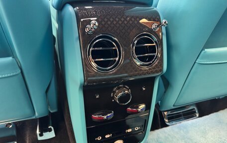 Rolls-Royce Cullinan, 2025 год, 58 000 000 рублей, 31 фотография