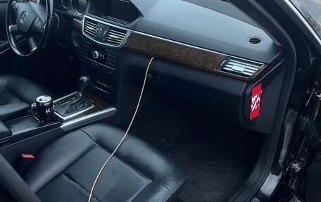 Mercedes-Benz E-Класс, 2010 год, 1 000 000 рублей, 7 фотография