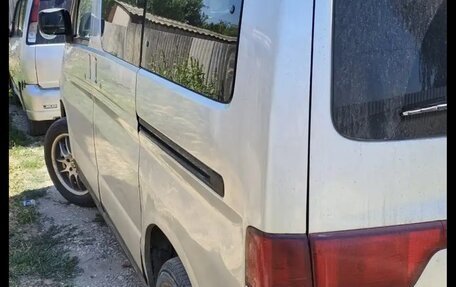 Mazda Bongo Friendee i рестайлинг, 2002 год, 370 000 рублей, 6 фотография