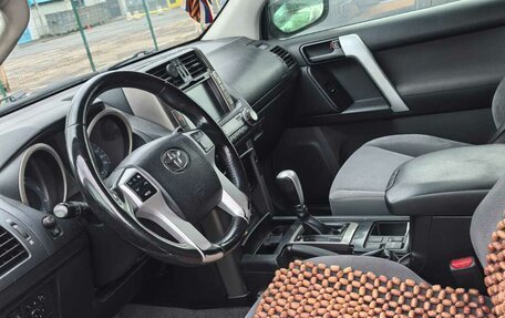 Toyota Land Cruiser Prado 150 рестайлинг 2, 2012 год, 2 100 000 рублей, 9 фотография