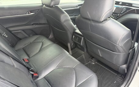 Toyota Camry, 2018 год, 2 250 000 рублей, 11 фотография