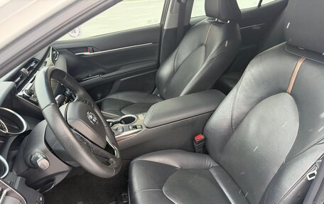 Toyota Camry, 2018 год, 2 250 000 рублей, 9 фотография