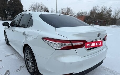 Toyota Camry, 2018 год, 2 250 000 рублей, 4 фотография