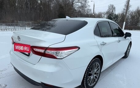 Toyota Camry, 2018 год, 2 250 000 рублей, 6 фотография
