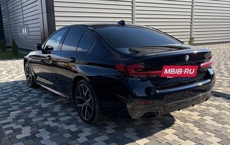 BMW 5 серия, 2021 год, 5 300 000 рублей, 3 фотография