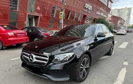 Mercedes-Benz E-Класс, 2019 год, 3 690 000 рублей, 1 фотография