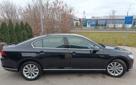 Volkswagen Passat B8 рестайлинг, 2019 год, 2 450 000 рублей, 11 фотография