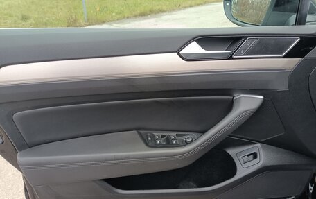 Volkswagen Passat B8 рестайлинг, 2019 год, 2 450 000 рублей, 27 фотография