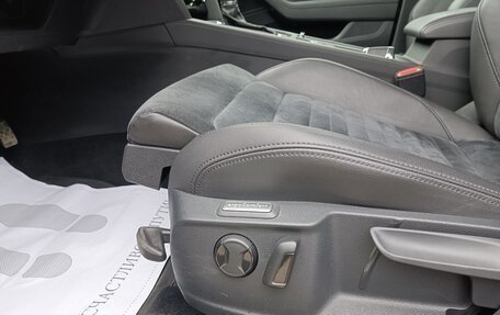 Volkswagen Passat B8 рестайлинг, 2019 год, 2 450 000 рублей, 28 фотография