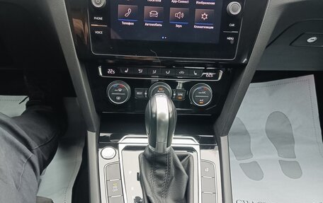 Volkswagen Passat B8 рестайлинг, 2019 год, 2 450 000 рублей, 30 фотография