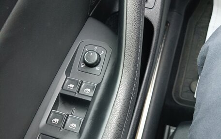 Volkswagen Passat B8 рестайлинг, 2019 год, 2 450 000 рублей, 35 фотография