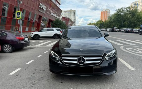 Mercedes-Benz E-Класс, 2019 год, 3 690 000 рублей, 2 фотография