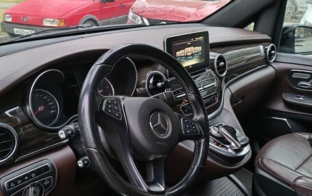 Mercedes-Benz V-Класс, 2016 год, 3 350 000 рублей, 2 фотография