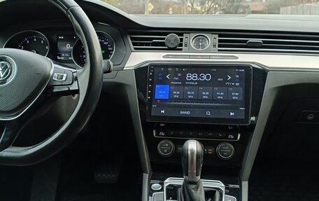 Volkswagen Passat B8 рестайлинг, 2017 год, 2 100 000 рублей, 13 фотография