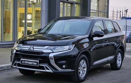 Mitsubishi Outlander III рестайлинг 3, 2020 год, 2 649 000 рублей, 7 фотография