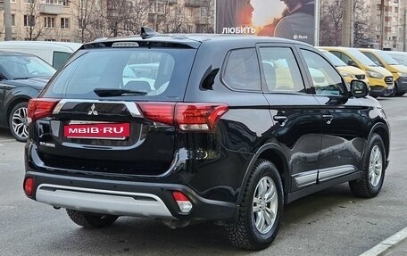 Mitsubishi Outlander III рестайлинг 3, 2020 год, 2 649 000 рублей, 4 фотография