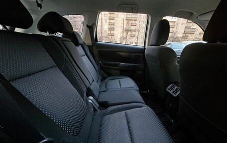 Mitsubishi Outlander III рестайлинг 3, 2020 год, 2 649 000 рублей, 11 фотография