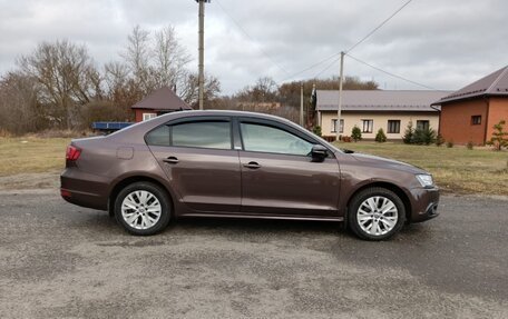 Volkswagen Jetta VI, 2014 год, 999 000 рублей, 5 фотография