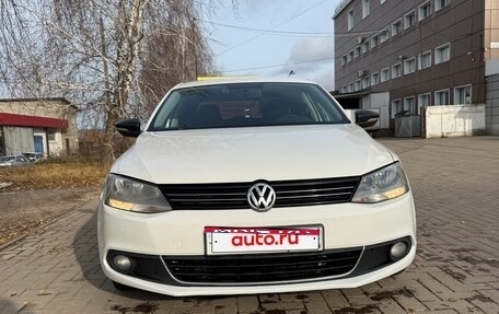 Volkswagen Jetta VI, 2013 год, 920 000 рублей, 1 фотография