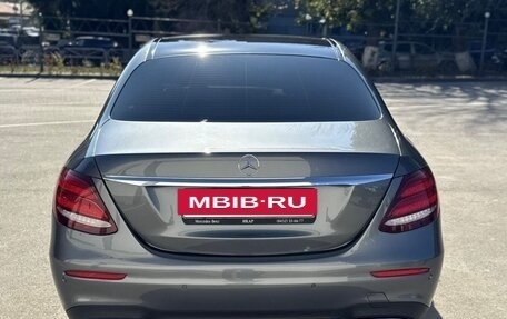 Mercedes-Benz E-Класс, 2016 год, 3 300 000 рублей, 5 фотография