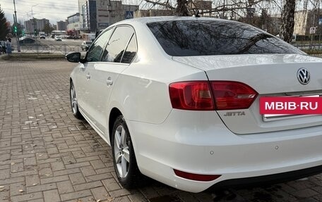 Volkswagen Jetta VI, 2013 год, 920 000 рублей, 8 фотография