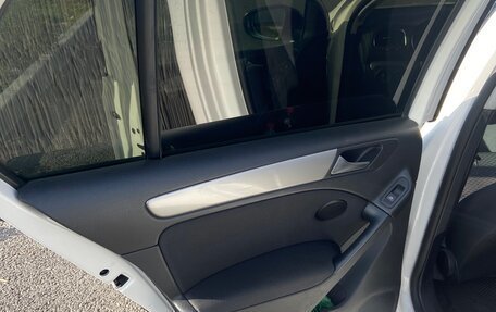 Volkswagen Golf VI, 2011 год, 900 000 рублей, 12 фотография