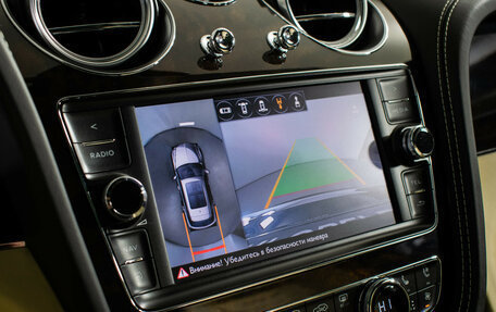 Bentley Bentayga I, 2016 год, 9 990 000 рублей, 18 фотография