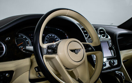 Bentley Bentayga I, 2016 год, 9 990 000 рублей, 16 фотография