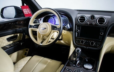 Bentley Bentayga I, 2016 год, 9 990 000 рублей, 15 фотография