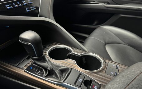 Toyota Camry, 2019 год, 2 990 000 рублей, 16 фотография