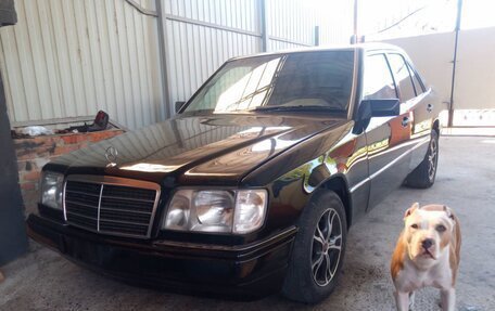 Mercedes-Benz E-Класс, 1992 год, 450 000 рублей, 3 фотография