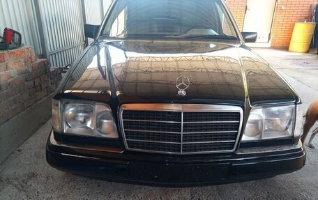 Mercedes-Benz E-Класс, 1992 год, 450 000 рублей, 5 фотография