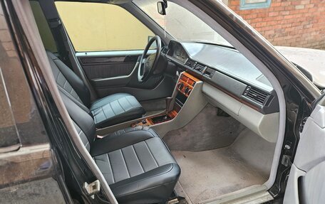 Mercedes-Benz E-Класс, 1992 год, 450 000 рублей, 10 фотография