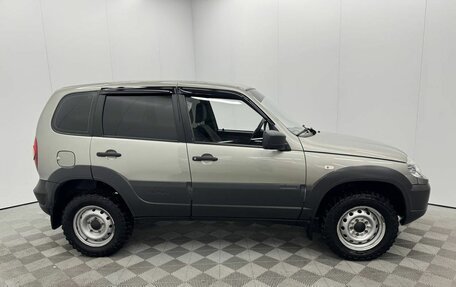 Chevrolet Niva I рестайлинг, 2015 год, 620 000 рублей, 3 фотография