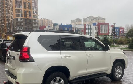 Toyota Land Cruiser Prado 150 рестайлинг 2, 2019 год, 4 350 000 рублей, 3 фотография