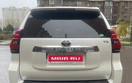 Toyota Land Cruiser Prado 150 рестайлинг 2, 2019 год, 4 350 000 рублей, 6 фотография