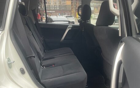 Toyota Land Cruiser Prado 150 рестайлинг 2, 2019 год, 4 350 000 рублей, 18 фотография