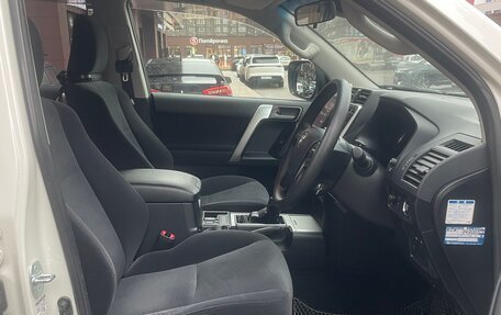 Toyota Land Cruiser Prado 150 рестайлинг 2, 2019 год, 4 350 000 рублей, 17 фотография