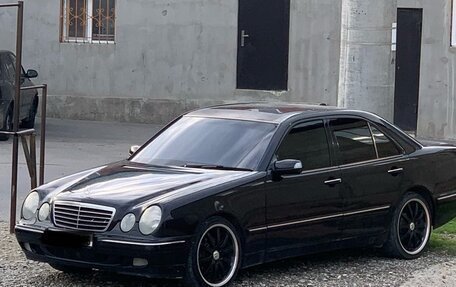 Mercedes-Benz E-Класс, 2001 год, 750 000 рублей, 7 фотография